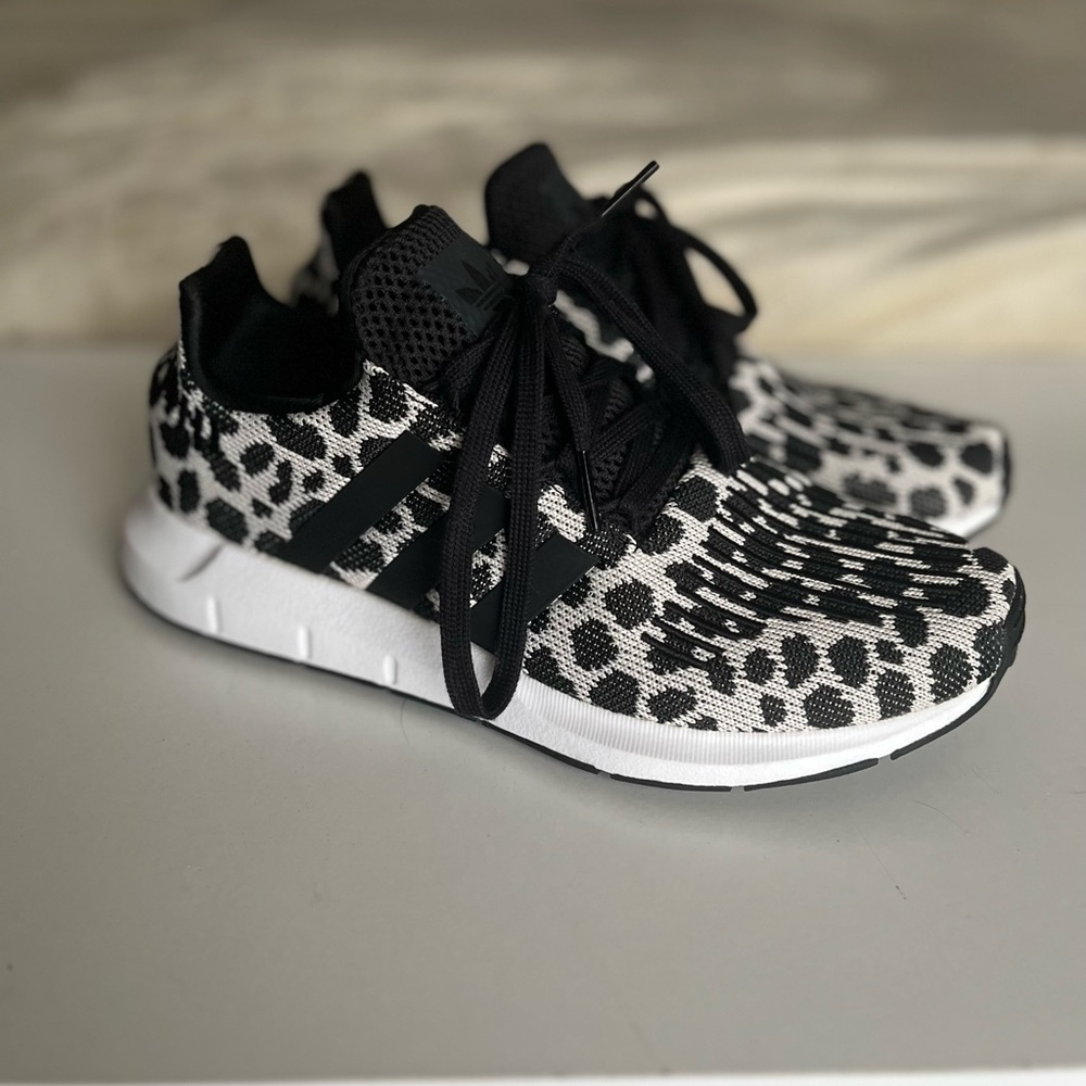Adidas Sneakers